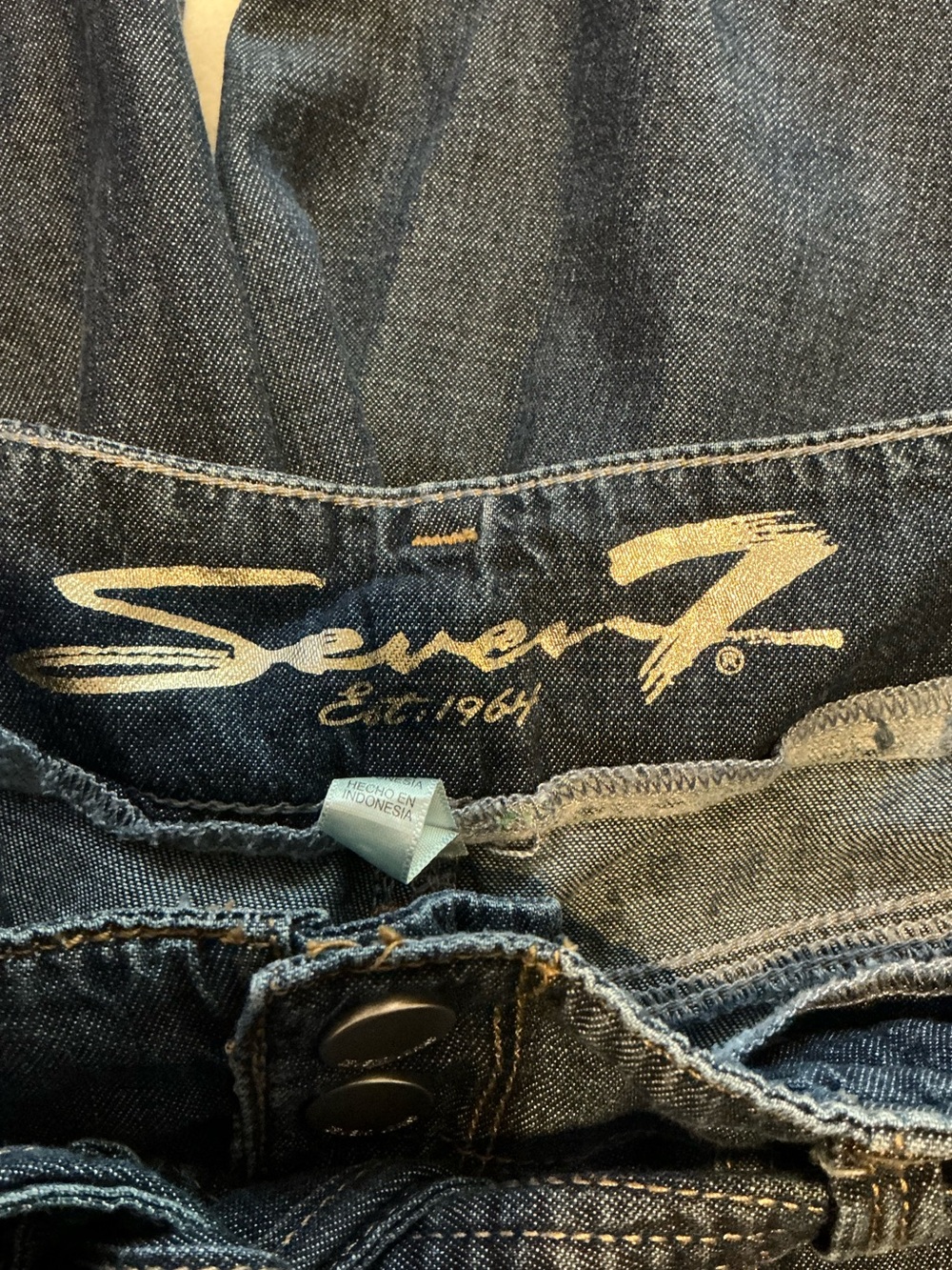 Seven7 Dark Blue Light Tencel Denim Cropped Wide Legged jeans with Gold Logo EUC - Picture 6 of 12